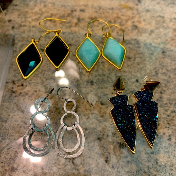 Earring bundle - Picture 1 of 12